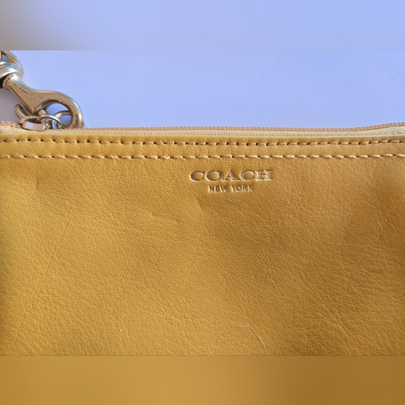 Vintage Mustard Coach Leather Wristlet - Picture 3 of 7